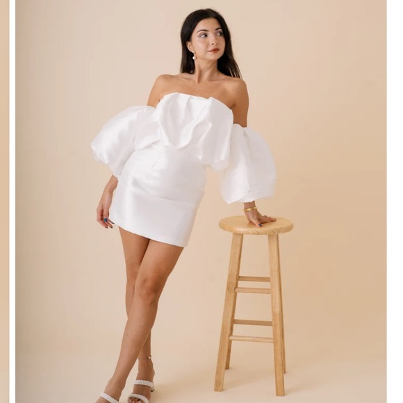 Perfect little white dress - Picture 2 of 11